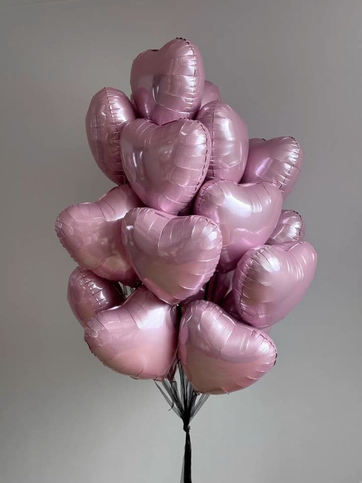 Розовые металлик-шары в форме сердец — подарок от Flortone